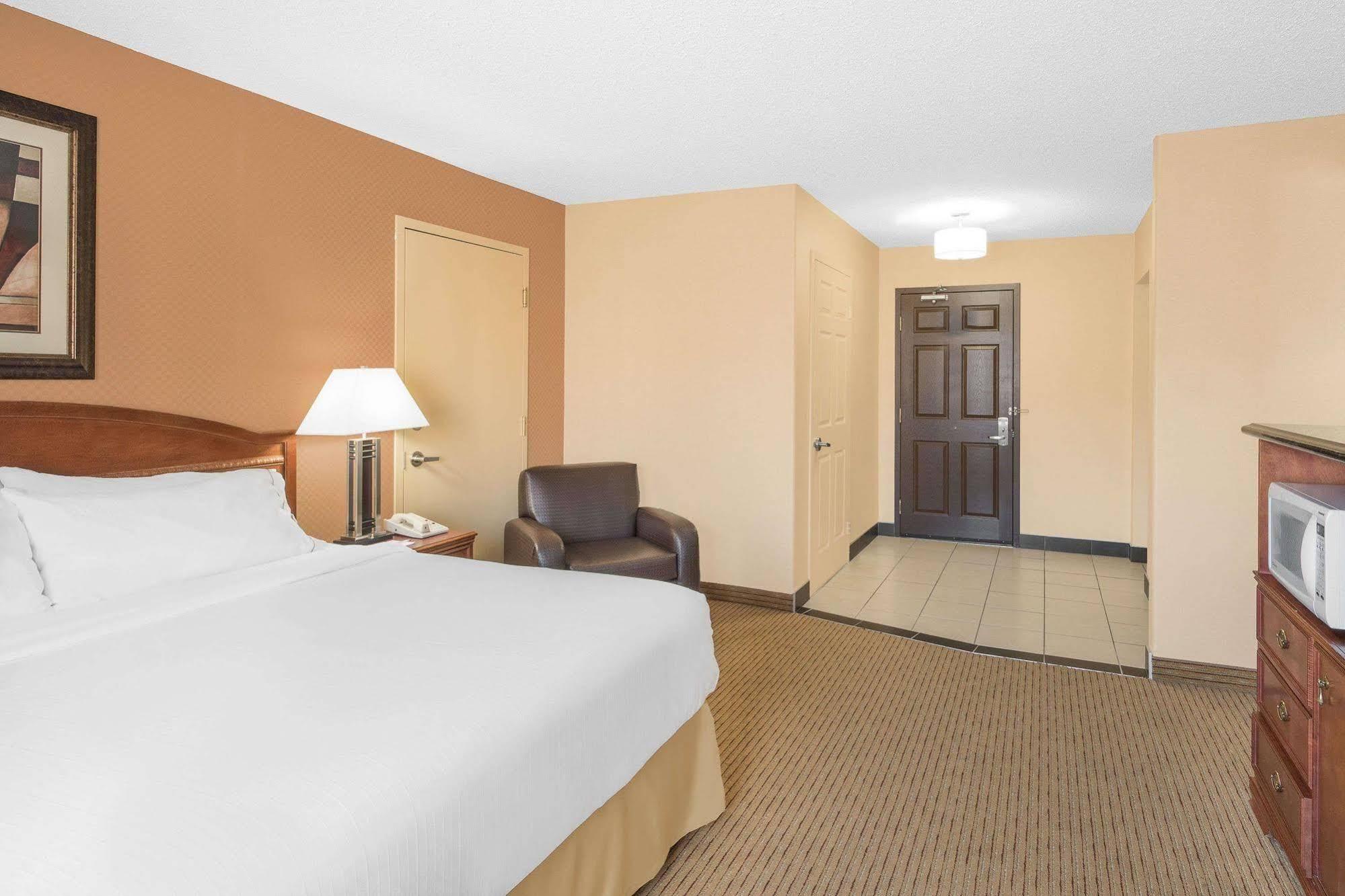 Best Western Plus West Edmonton Exterior photo
