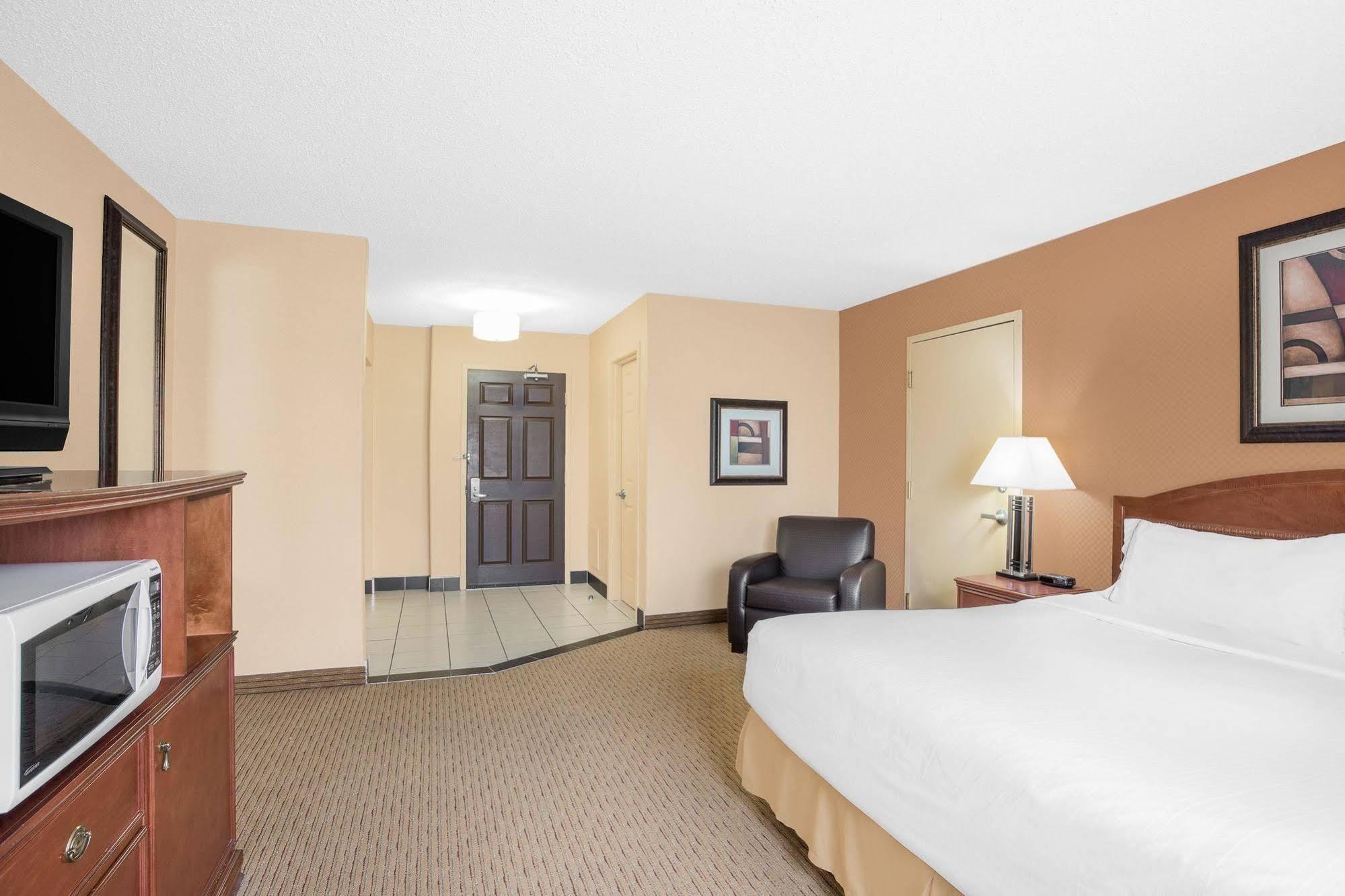 Best Western Plus West Edmonton Exterior photo