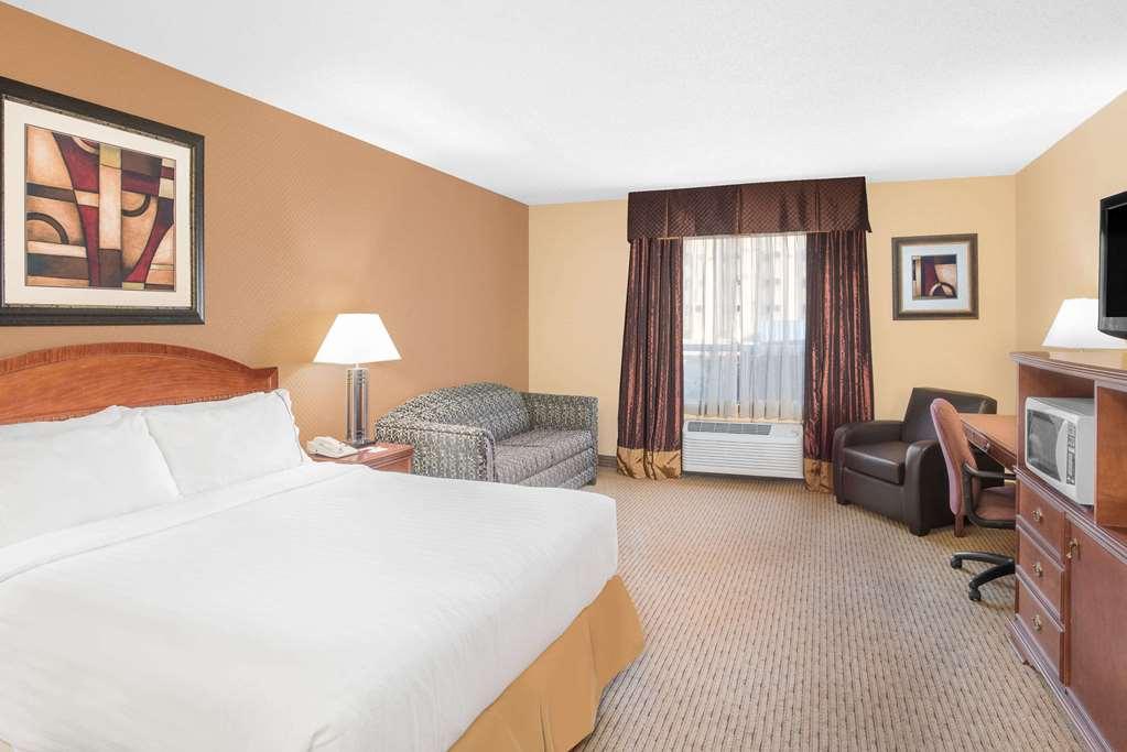 Best Western Plus West Edmonton Room photo