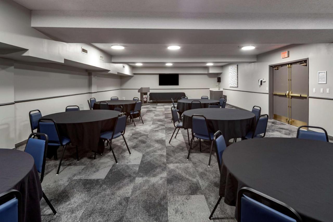Best Western Plus West Edmonton Exterior photo