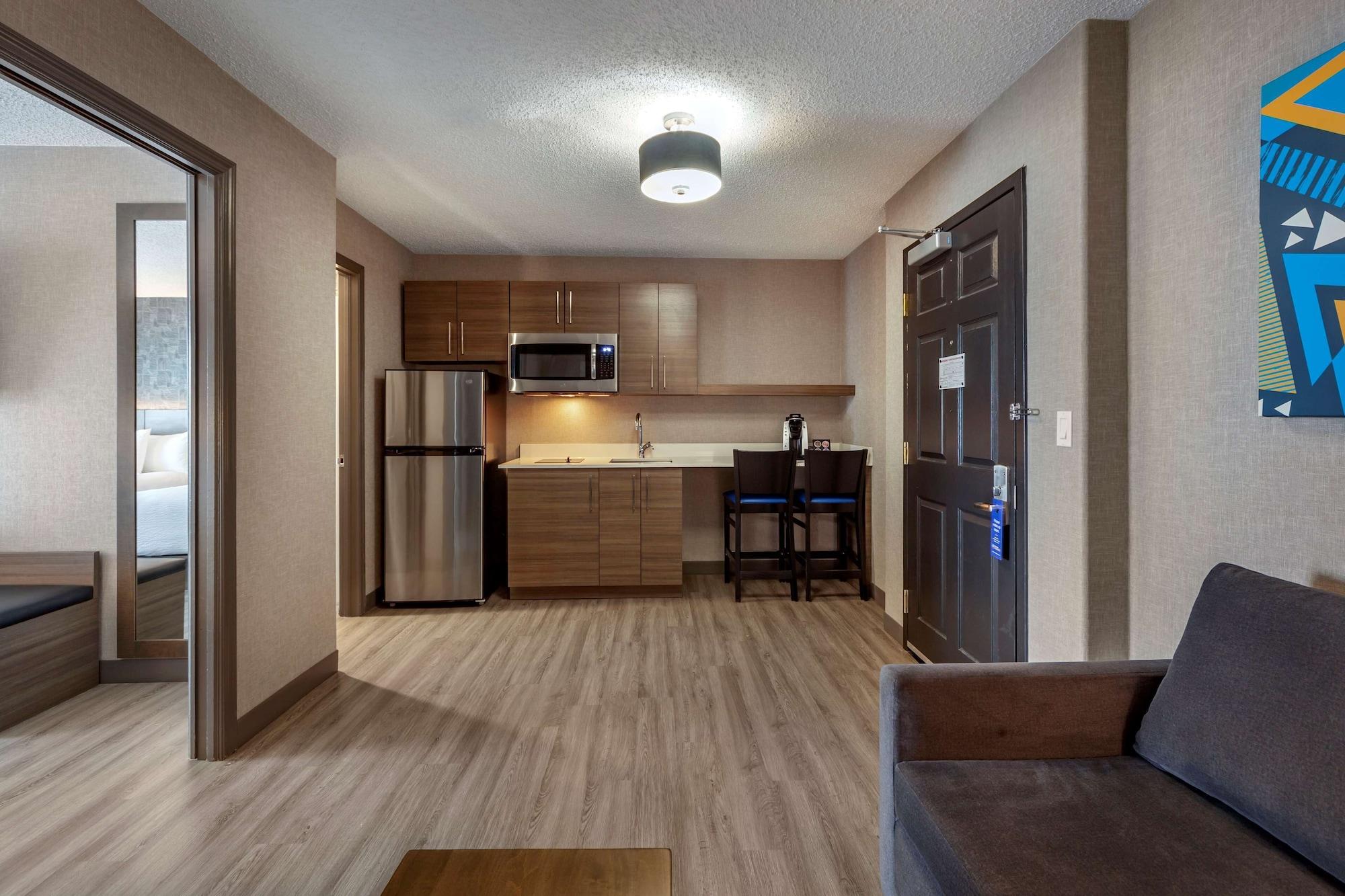 Best Western Plus West Edmonton Exterior photo