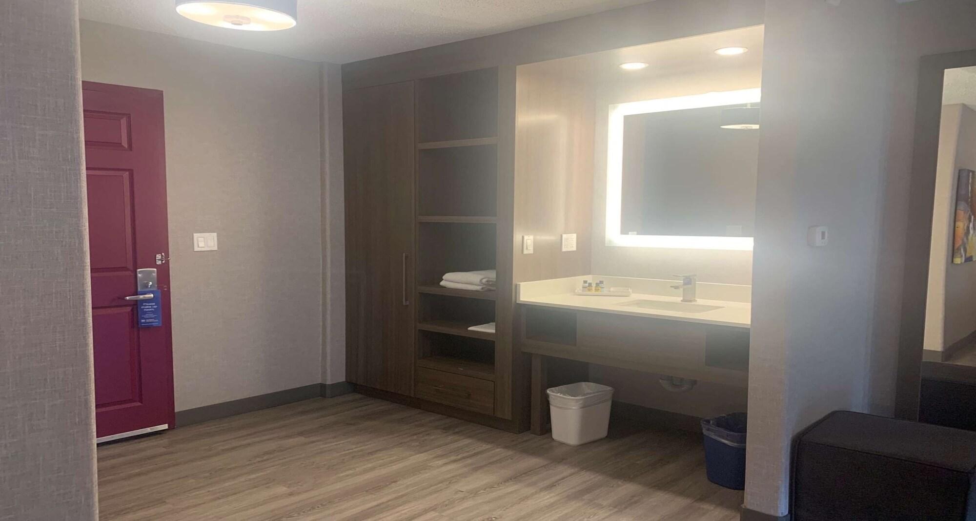 Best Western Plus West Edmonton Exterior photo