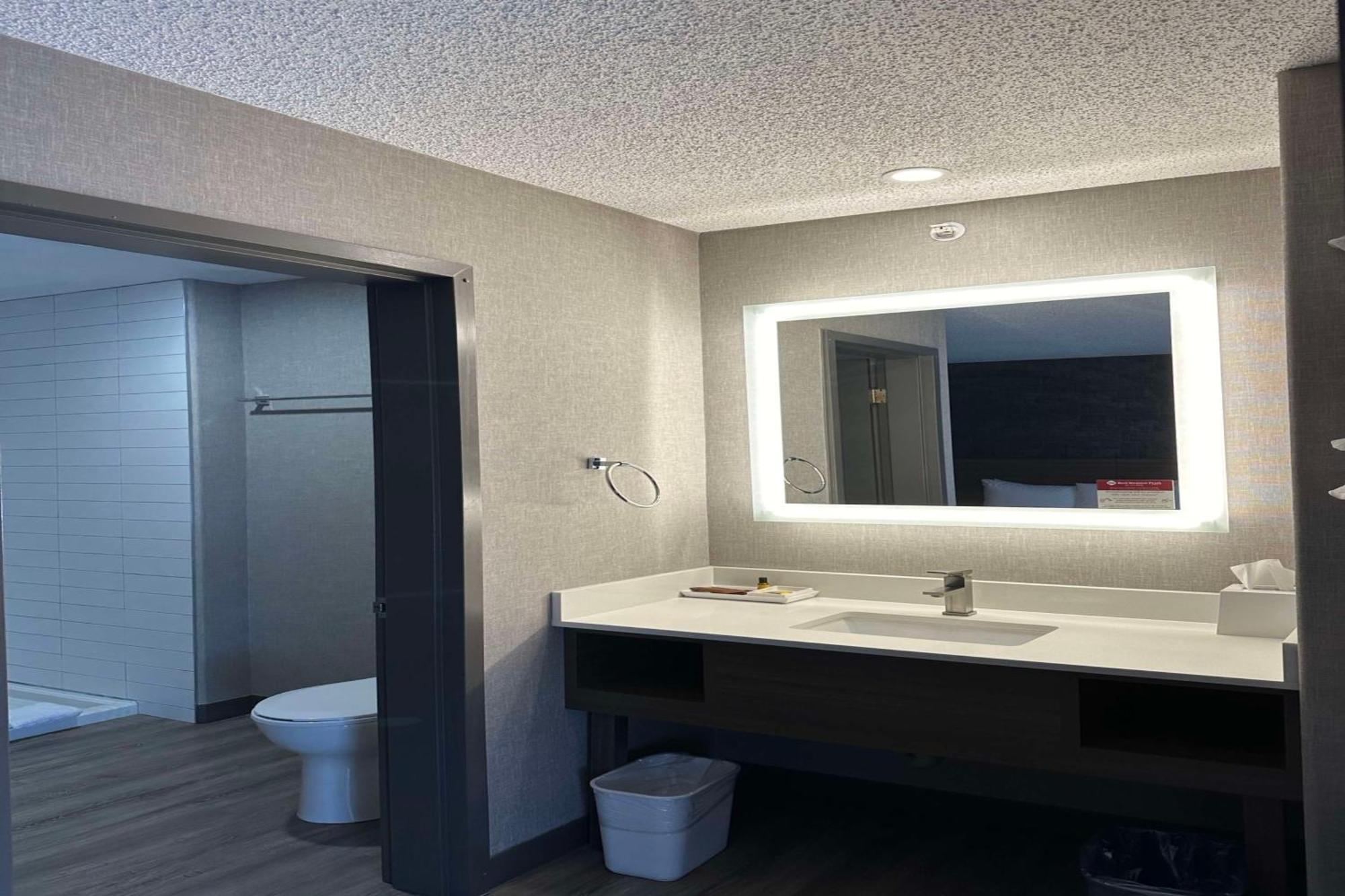 Best Western Plus West Edmonton Exterior photo